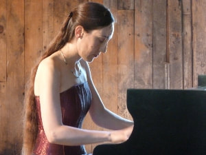 Emilie Capulet, piano,